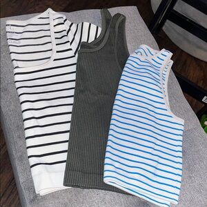 Bundle of Medium/Large Ribbed Tops